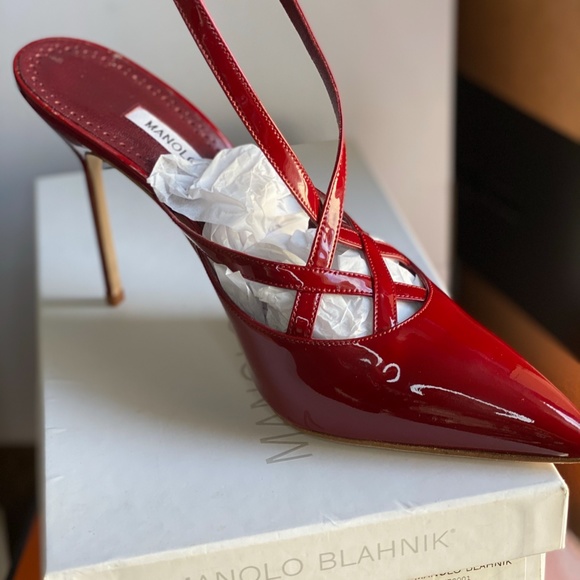 MANOLO BLAHNIK Patent Strappy Pumps - Picture 7 of 7
